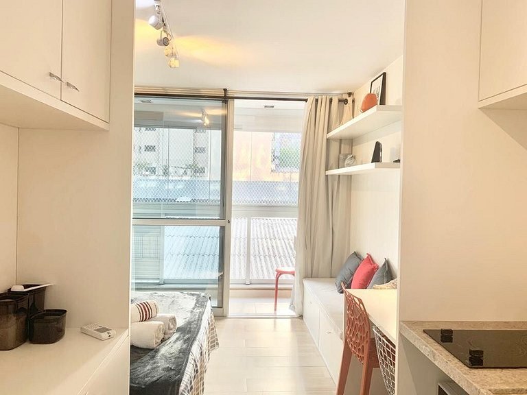 Lindo ap Augusta 207 ua