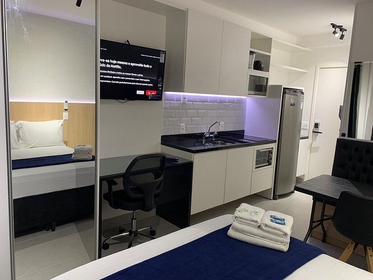 Studio Moderno em Moema | Metrô e Piscina