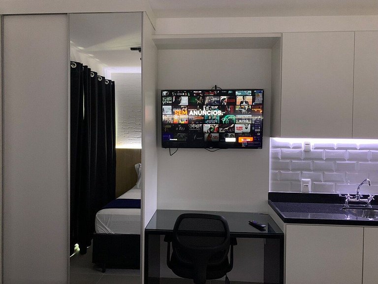 Studio Moderno em Moema | Metrô e Piscina
