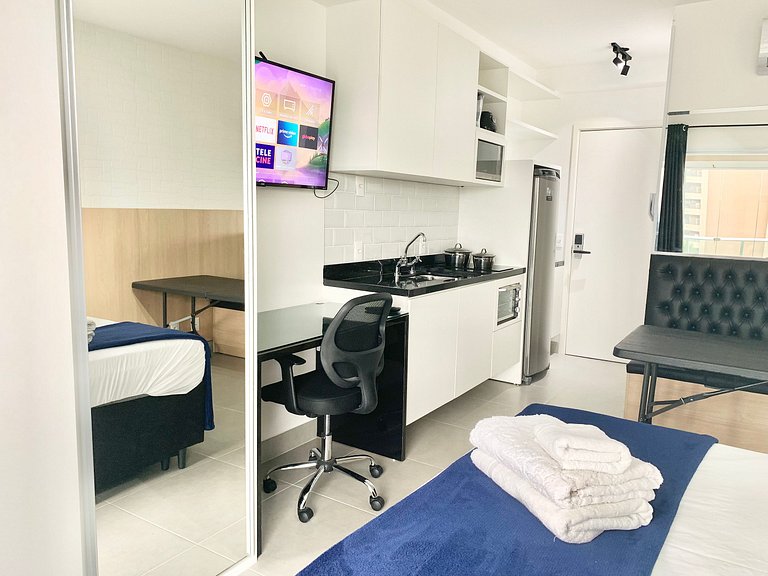 Studio Moderno em Moema | Metrô e Piscina