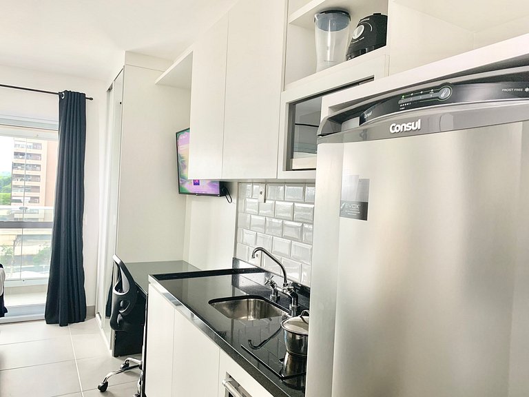 Studio Moderno em Moema | Metrô e Piscina