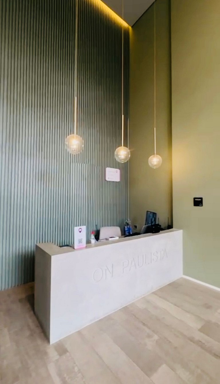 Paraíso: Studio com varanda e vista incrível 408