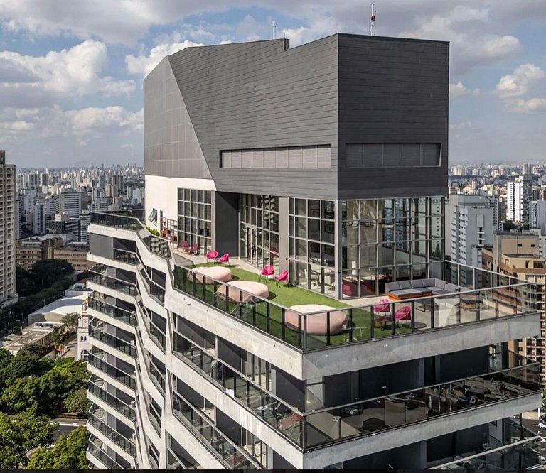 Paraíso: Studio com varanda e vista incrível 408