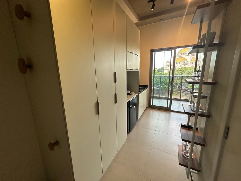 Paraíso: Studio com varanda e vista incrível 408