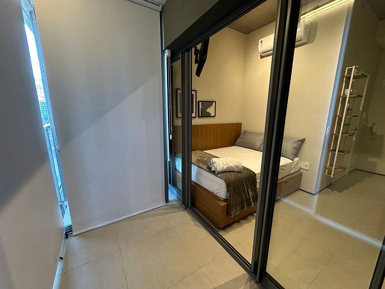 Paraíso: Studio com varanda e vista incrível 408