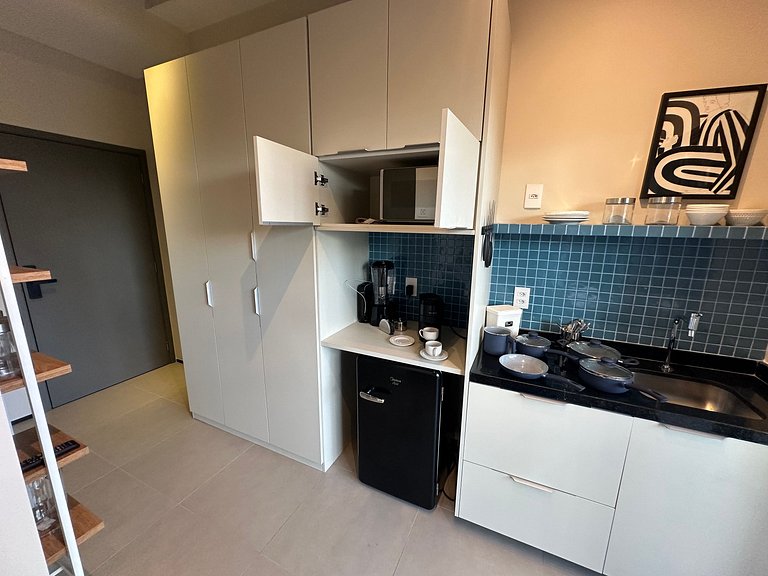 Paraíso: Studio com varanda e vista incrível 408