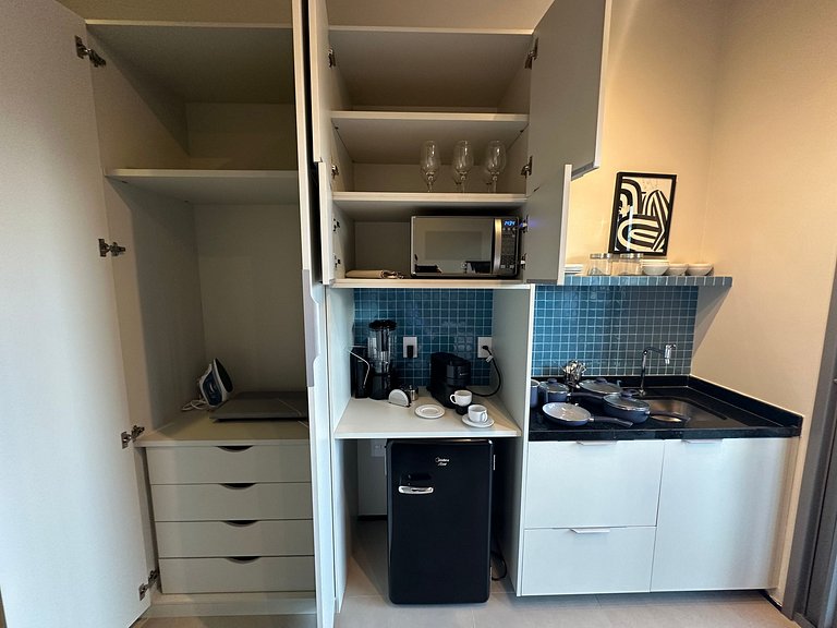 Paraíso: Studio com varanda e vista incrível 408