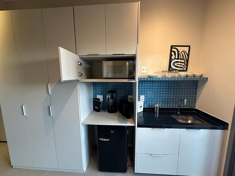 Paraíso: Studio com varanda e vista incrível 408