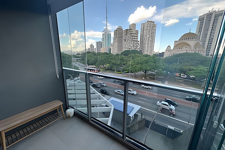 Paraíso: Studio com varanda e vista incrível 408