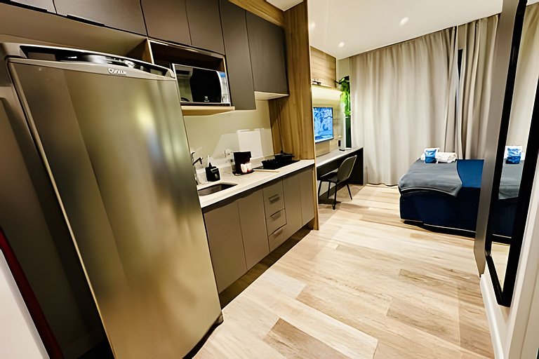 Studio com piscina rooftop ao lado do Allianz 1408