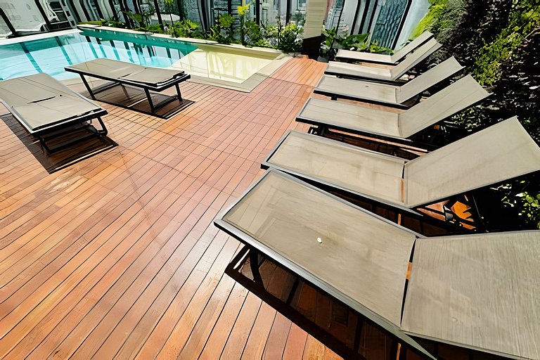 Studio com piscina rooftop ao lado do Allianz 1408