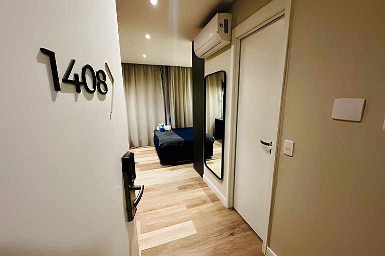 Studio com piscina rooftop ao lado do Allianz 1408