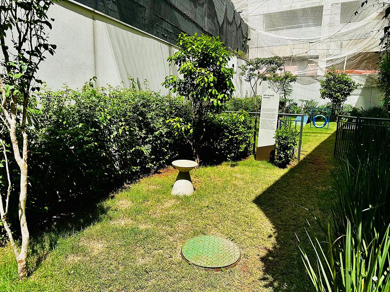 Studio com piscina rooftop ao lado do Allianz 1408