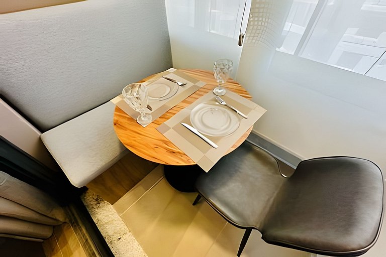 Studio com piscina rooftop ao lado do Allianz 1408