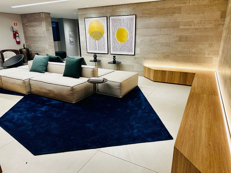 Studio com piscina rooftop ao lado do Allianz 1408