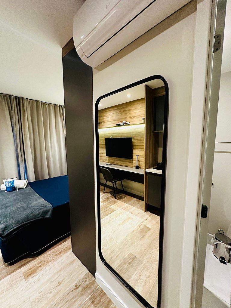 Studio com piscina rooftop ao lado do Allianz 1408