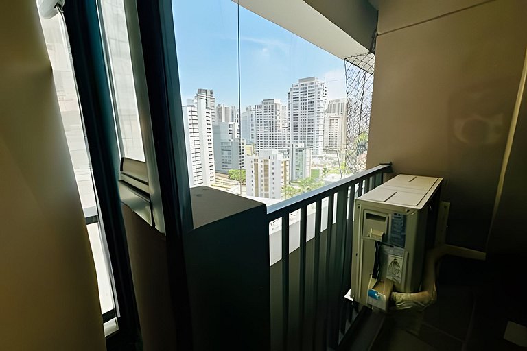 Studio com piscina rooftop ao lado do Allianz 1408