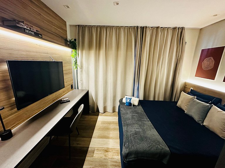 Studio com piscina rooftop ao lado do Allianz 1408