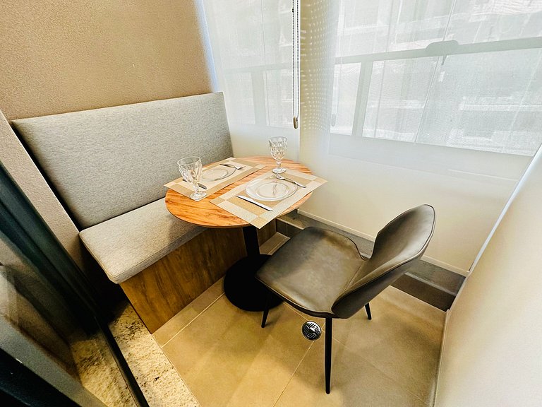 Studio com piscina rooftop ao lado do Allianz 1408