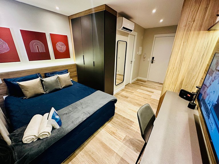 Studio com piscina rooftop ao lado do Allianz 1408