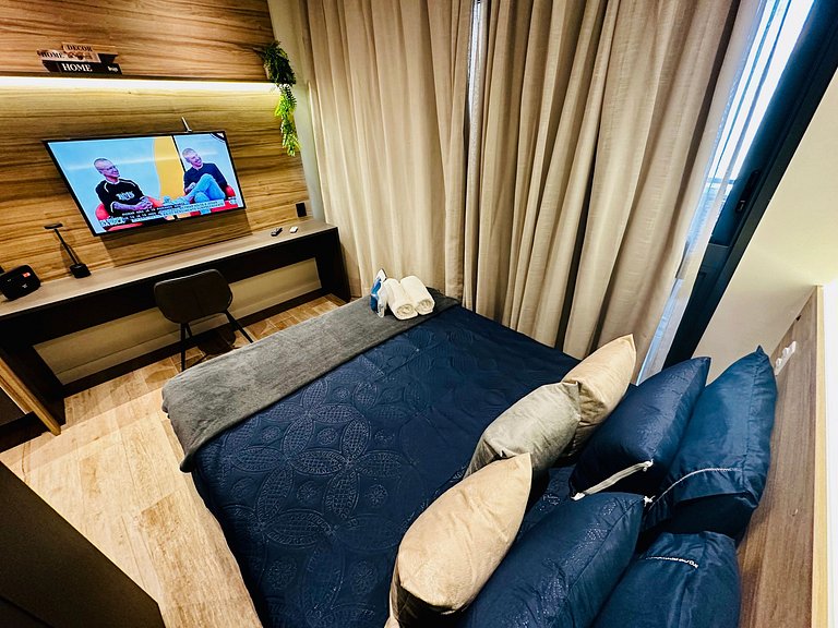 Studio com piscina rooftop ao lado do Allianz 1408