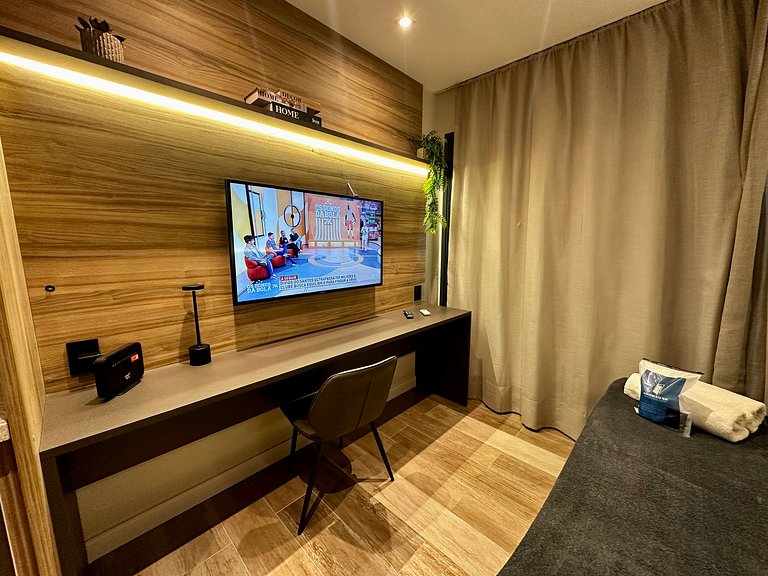 Studio com piscina rooftop ao lado do Allianz 1408