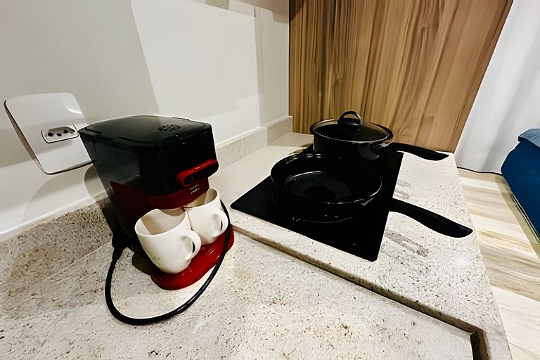 Studio com piscina rooftop ao lado do Allianz 1408