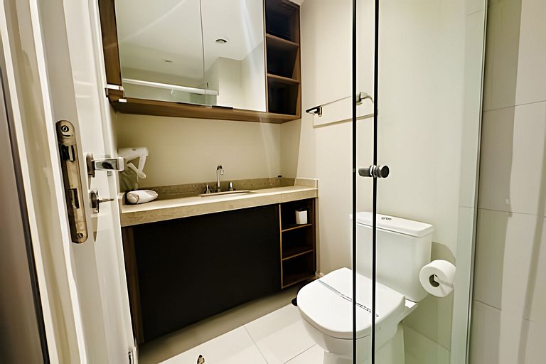 Studio com piscina rooftop ao lado do Allianz 1408