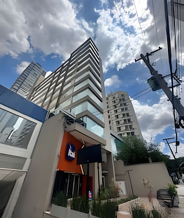 Studio Luxo varanda gourmet Próx. Metrô Moema 204