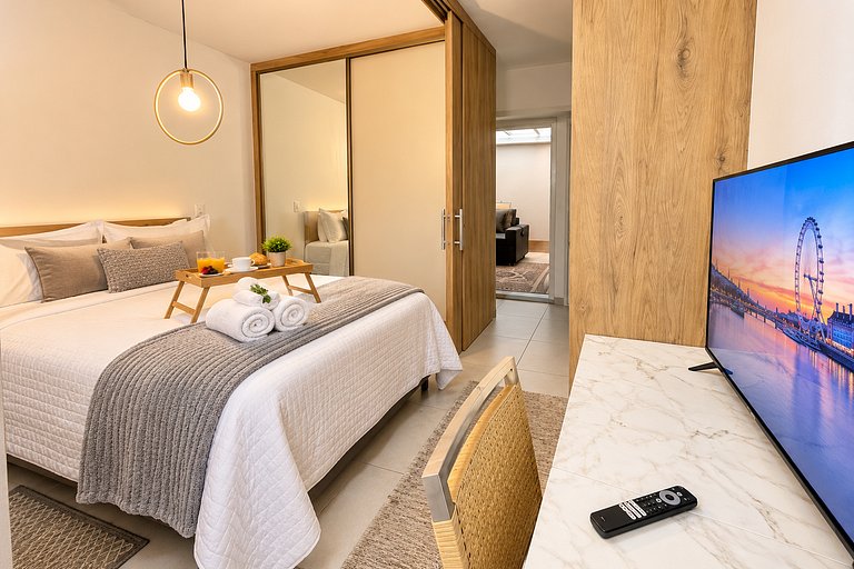 Studio Luxo varanda gourmet Próx. Metrô Moema 204